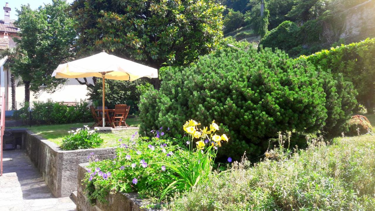 Villa Giardino Дервіо Екстер'єр фото