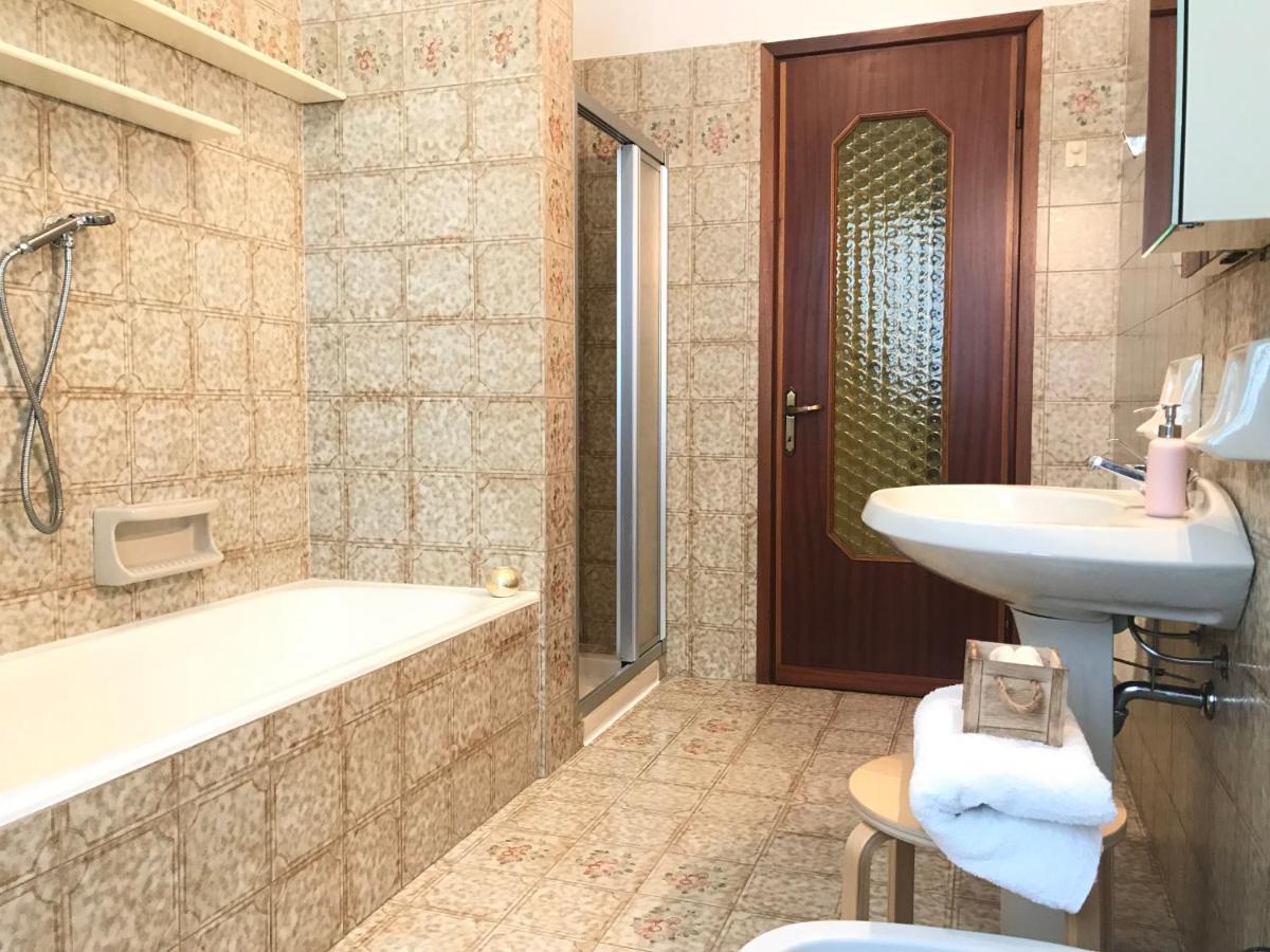 Villa Giardino Дервіо Екстер'єр фото