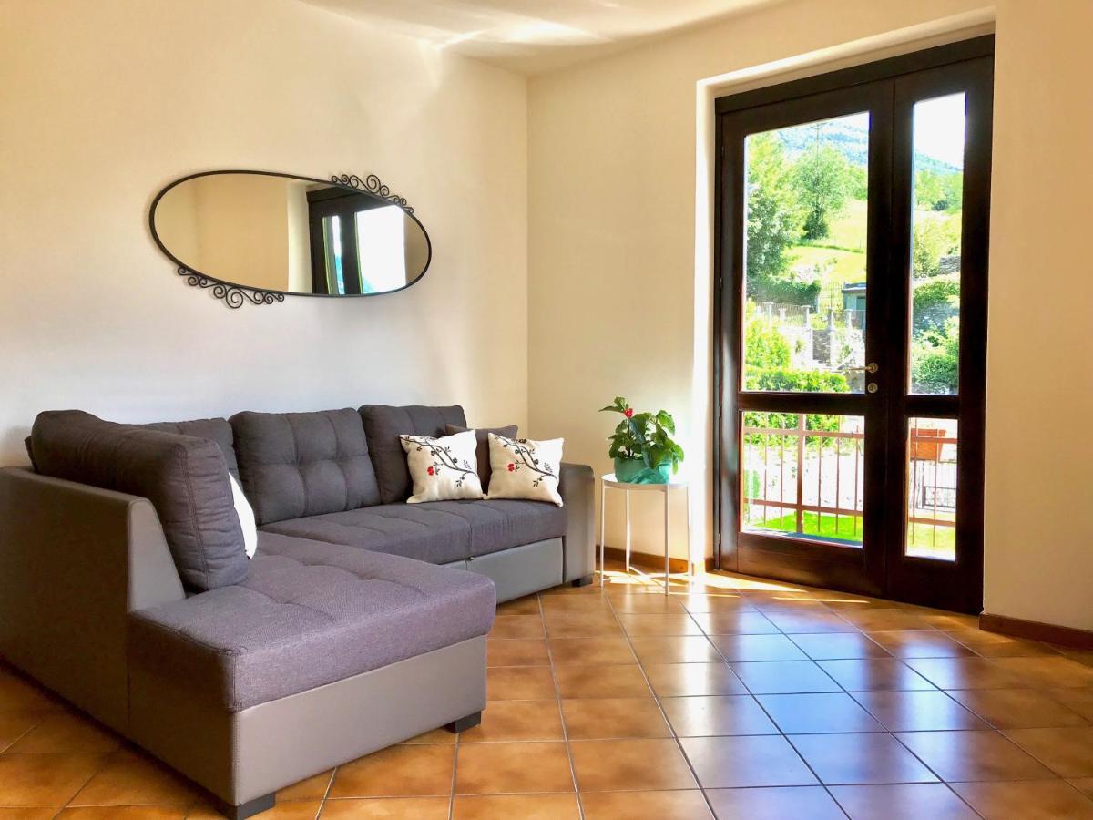Villa Giardino Дервіо Екстер'єр фото